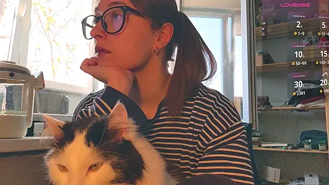 monlight  dana online show from 04/18/26, 03:16