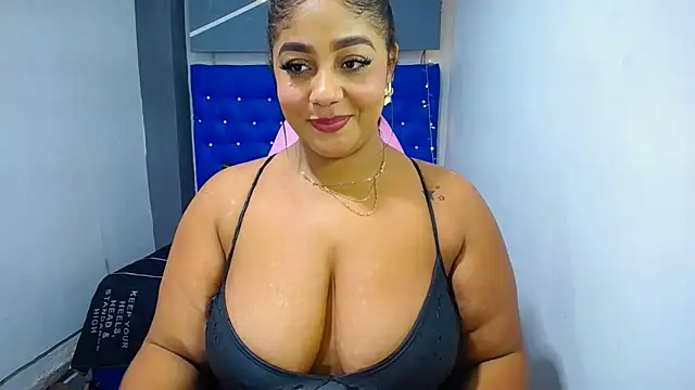 Snapshot of Mady_Kolemam chatting on 11/16/25, 01:00 Mady Kolemam online show from 11/16/25, 01:00