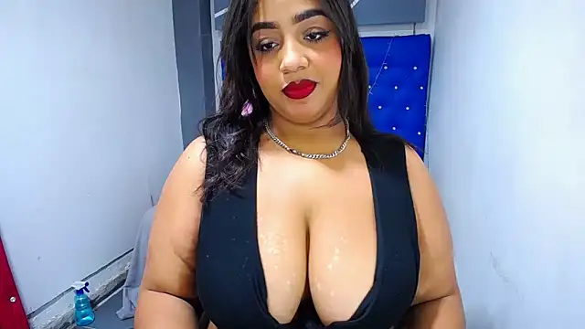 Snapshot of Mady_Kolemam chatting on 12/19/25, 02:51 Mady Kolemam online show from 12/19/25, 02:51