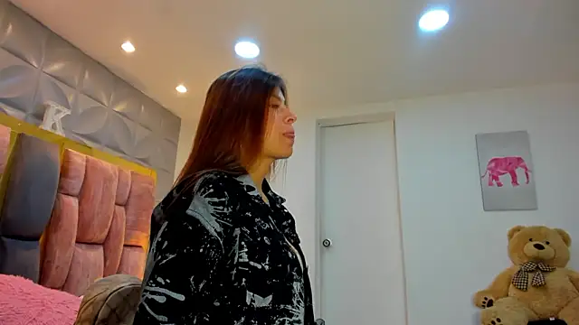 Charlotte Ice1 online show from 02/04/26, 03:29