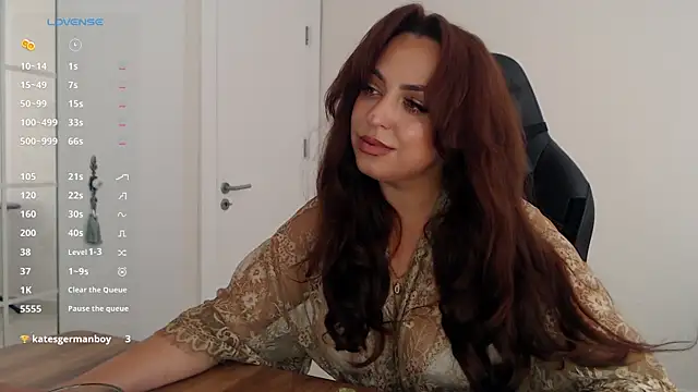 Snapshot of _Just_a_queen_3 chatting on 05/14/26, 09:05 Just a queen 3 online show from 05/14/26, 09:05