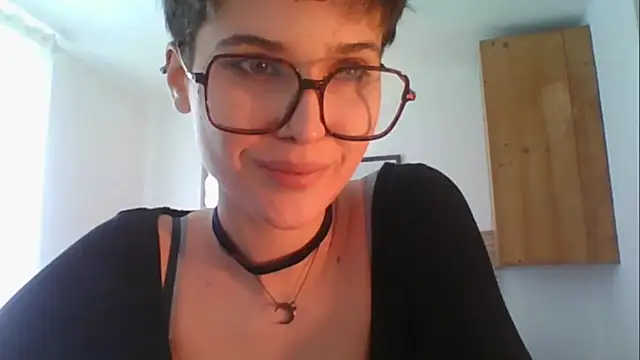 Snapshot of sarah_perfect chatting on 02/08/26, 03:04 sarah perfect online show from 02/08/26, 03:04