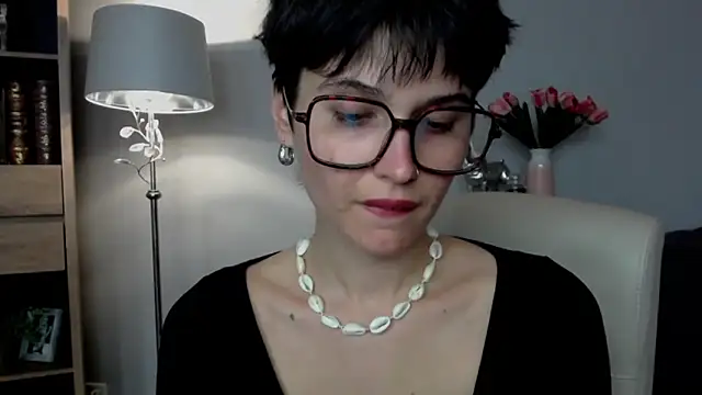 Snapshot of sarah_perfect chatting on 03/15/26, 02:45 sarah perfect online show from 03/15/26, 02:45