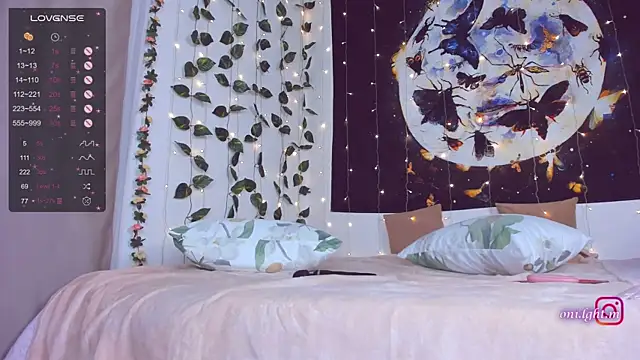 monikamelt online show from 10/05/25, 03:54