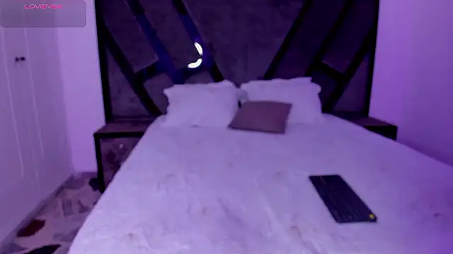 Snapshot of CandyMeyerss_ chatting on 12/06/24, 08:26 CandyMeyerss online show from 12/06/24, 08:26