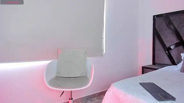 Snapshot of CandyMeyerss_ chatting on 01/31/25, 09:37 CandyMeyerss online show from 01/31/25, 09:37