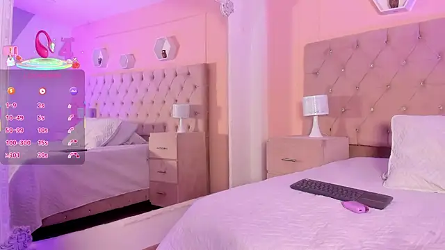 Snapshot of CandyMeyerss_ chatting on 03/23/25, 12:04 CandyMeyerss online show from 03/23/25, 12:04