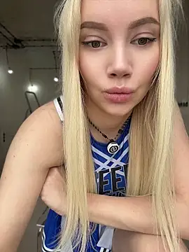 Bestie Online online show from 06/16/26, 06:49