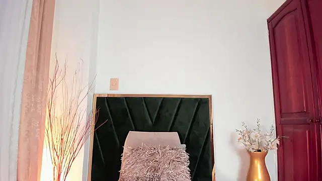 Snapshot of AlissaNix chatting on 02/27/25, 11:37 AlissaNix online show from 02/27/25, 11:37