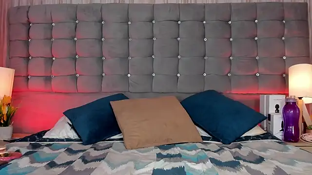 Poacahontasfg online show from 10/25/25, 04:09