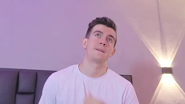 MikaelSlow online show from 04/21/26, 04:08