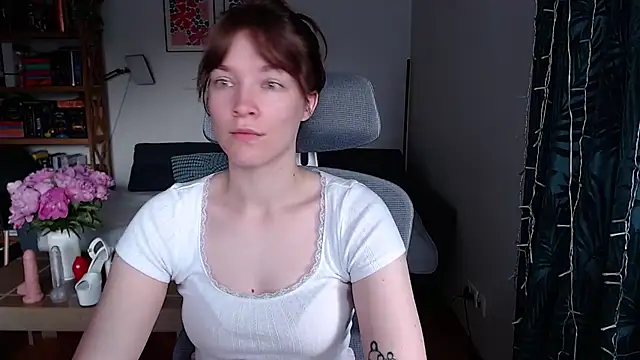 Snapshot of kenzie_x chatting on 06/29/26, 04:30 kenzie x online show from 06/29/26, 04:30