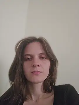 Snapshot of EllieDay chatting on 06/14/26, 03:14 EllieDay online show from 06/14/26, 03:14