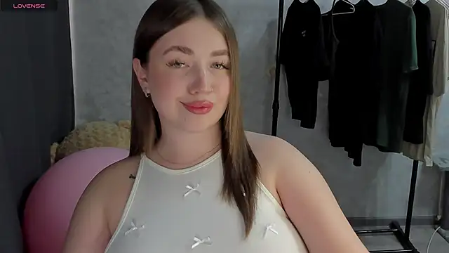 Snapshot of Diana_twerk chatting on 05/31/26, 12:23 Diana twerk online show from 05/31/26, 12:23