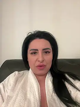 SellenaBigBoobs online show from 04/23/26, 09:41