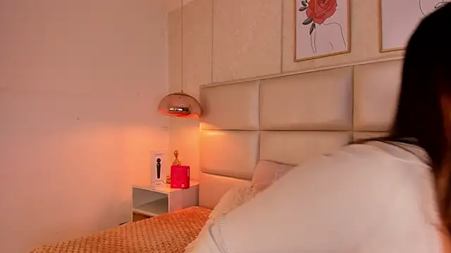 Snapshot of Aily_Yozuko chatting on 10/30/25, 02:57 Aily Yozuko online show from 10/30/25, 02:57