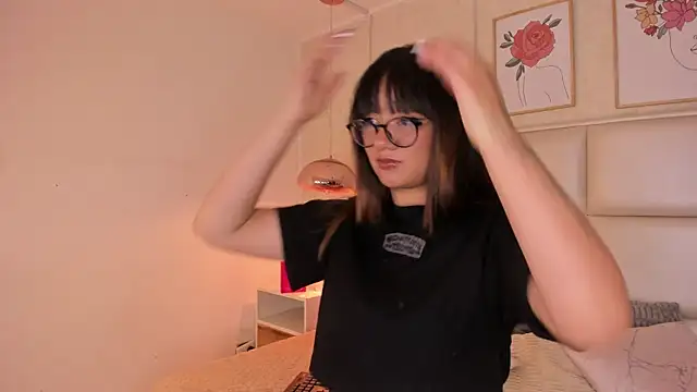 Snapshot of Aily_Yozuko chatting on 03/13/26, 02:40 Aily Yozuko online show from 03/13/26, 02:40