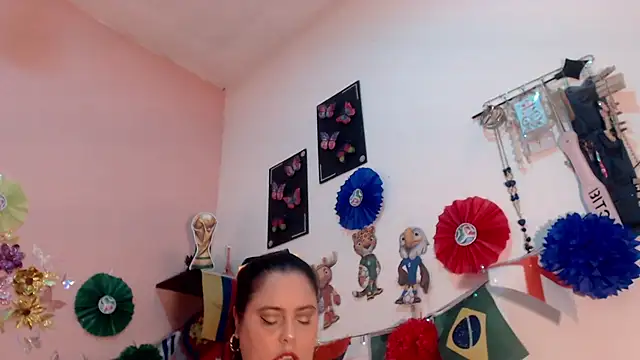 nicollejordan1 online show from 06/19/26, 02:32