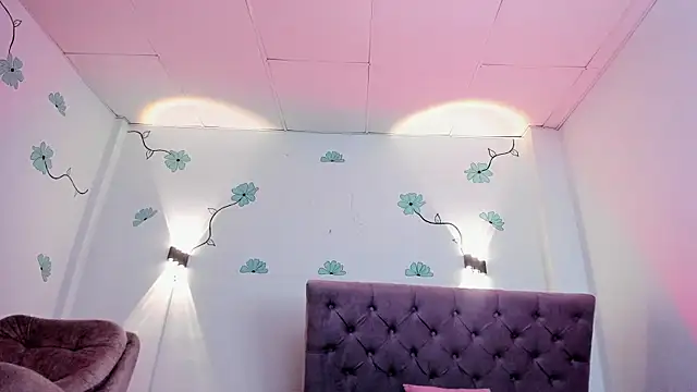 GENNESIS LOVE online show from 12/01/24, 07:47