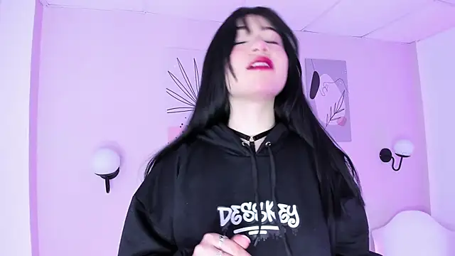 GENNESIS LOVE online show from 01/09/25, 08:24