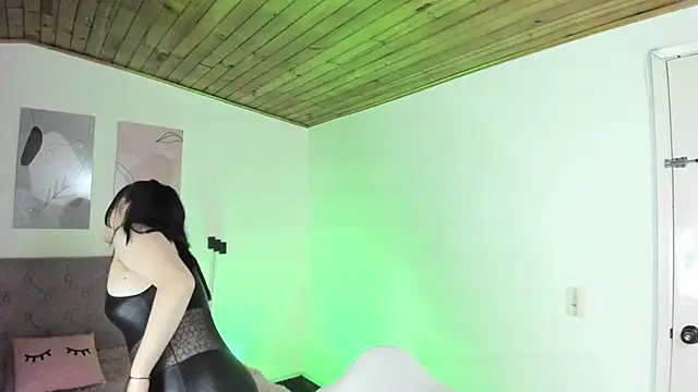 GENNESIS LOVE online show from 03/17/25, 06:40