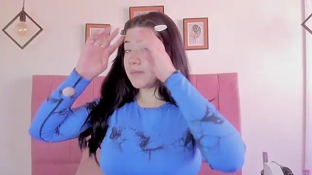 GENNESIS LOVE online show from 09/28/25, 08:58