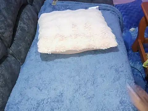 petitev online show from 10/20/25, 04:24