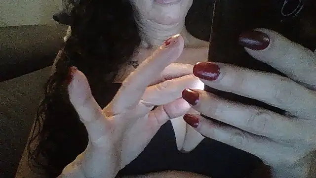 Snapshot of MarikaMilff chatting on 01/05/25, 01:35 MarikaMilff online show from 01/05/25, 01:35