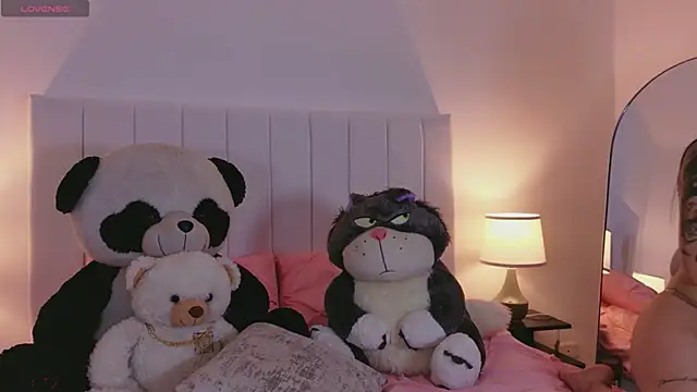 HannaClarrk  online show from 04/18/26, 05:06