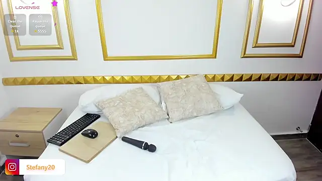 amor smith  online show from 02/11/25, 06:51