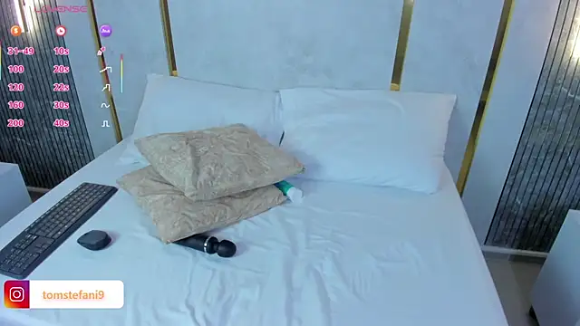 amor smith  online show from 09/16/25, 02:56