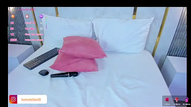 amor smith  online show from 09/20/25, 04:13