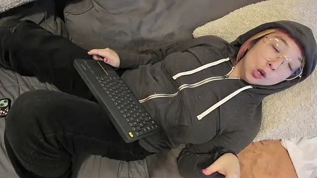 luxgray online show from 12/10/24, 03:20