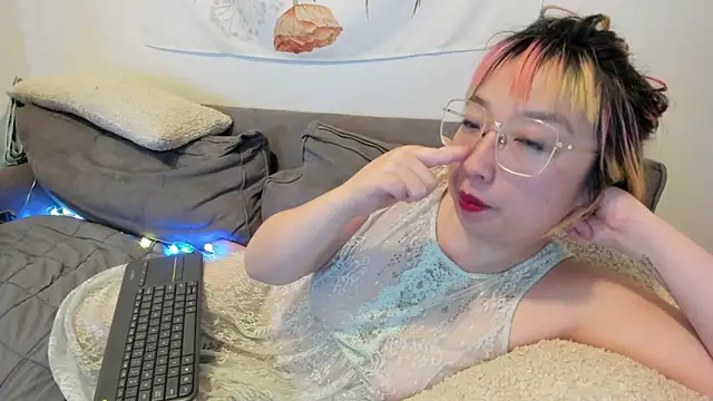 luxgray online show from 12/25/24, 06:20