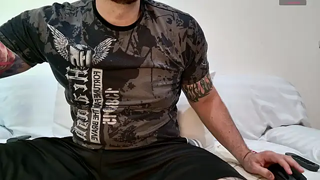 Snapshot of JayXCee_Official chatting on 01/06/25, 04:26 JayXCee Official online show from 01/06/25, 04:26