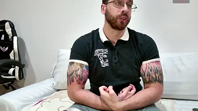 Snapshot of JayXCee_Official chatting on 02/08/25, 02:49 JayXCee Official online show from 02/08/25, 02:49