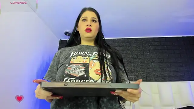 brithanyadams23 online show from 10/24/25, 04:42