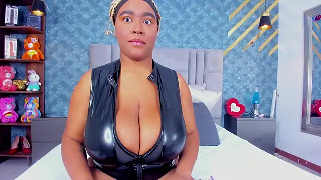 NiiaMoore online show from 03/26/26, 06:46