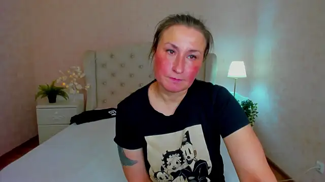 Snapshot of HotLiss chatting on 03/06/25, 05:46 HotLiss online show from 03/06/25, 05:46