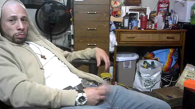 Snapshot of tongueispowerr6d9 chatting on 05/16/26, 07:49 tongueispowerr6d9 online show from 05/16/26, 07:49