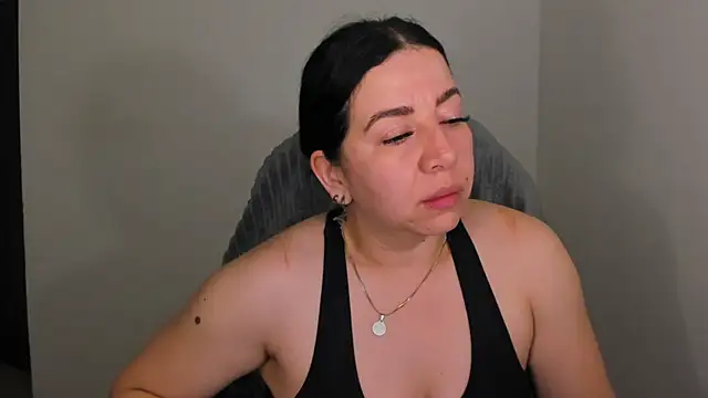 Im coco online show from 10/10/25, 02:10