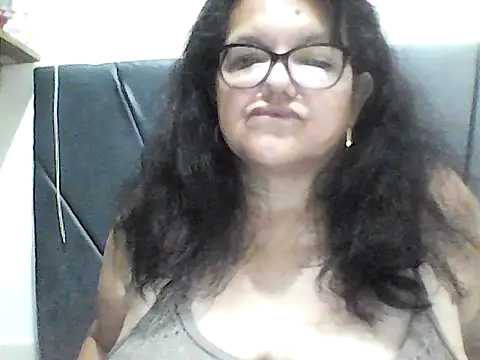 Snapshot of kassandra02 chatting on 10/03/25, 03:09 kassandra02 online show from 10/03/25, 03:09