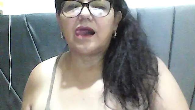 Snapshot of kassandra02 chatting on 10/21/25, 02:29 kassandra02 online show from 10/21/25, 02:29