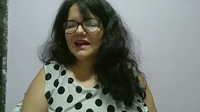 Snapshot of kassandra02 chatting on 05/11/26, 03:01 kassandra02 online show from 05/11/26, 03:01