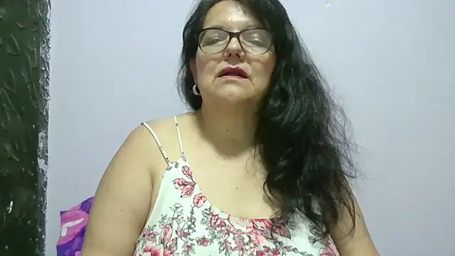 Snapshot of kassandra02 chatting on 05/18/26, 02:51 kassandra02 online show from 05/18/26, 02:51