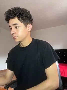 Snapshot of DavidfullOFlove chatting on 02/21/25, 06:37 DavidfullOFlove online show from 02/21/25, 06:37