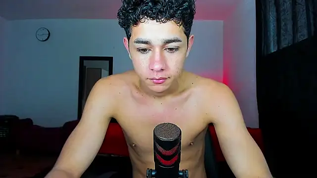 Snapshot of DavidfullOFlove chatting on 02/24/25, 09:09 DavidfullOFlove online show from 02/24/25, 09:09