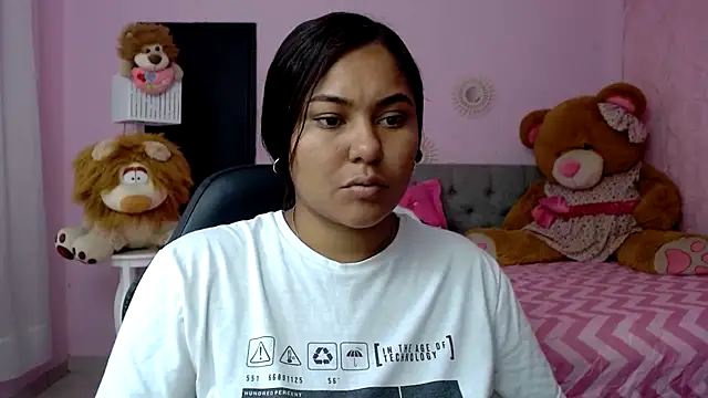 Snapshot of ariel_milk chatting on 12/05/25, 07:10 ariel milk online show from 12/05/25, 07:10