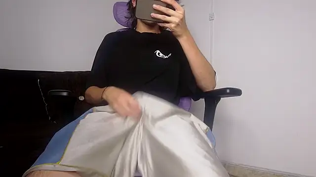 Snapshot of alex_connorr chatting on 06/21/26, 03:09 alex connorr online show from 06/21/26, 03:09