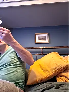 Snapshot of bibananaman chatting on 03/15/26, 11:44 bibananaman online show from 03/15/26, 11:44